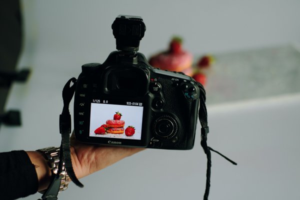 Is there any good free online photography course? Is there any good free online photography course?